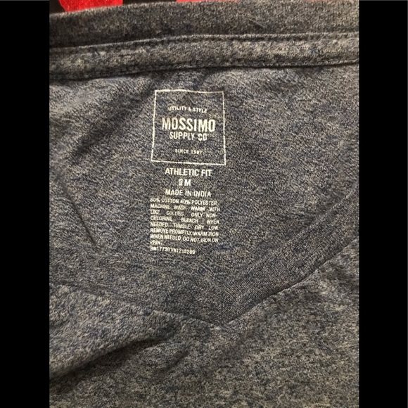 2  Mossimo V neck T shirt! Preowned in excellent condition - Picture 8 of 13